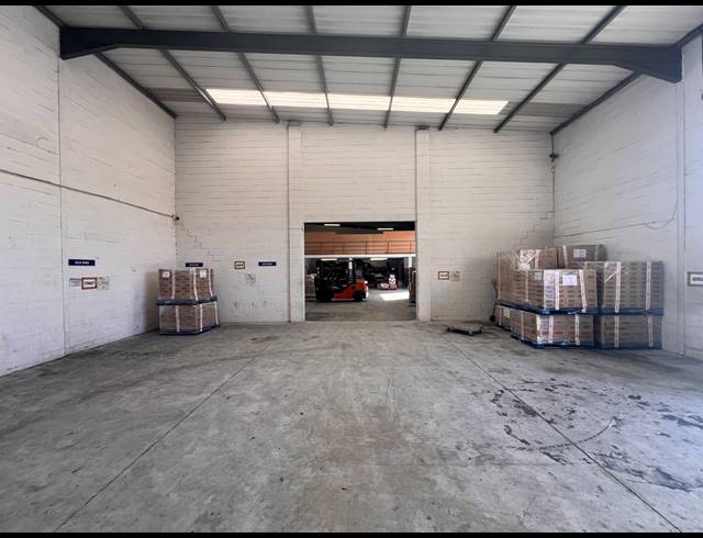 992M² WAREHOUSE TO LET IN AIRPORT INDUSTRIA